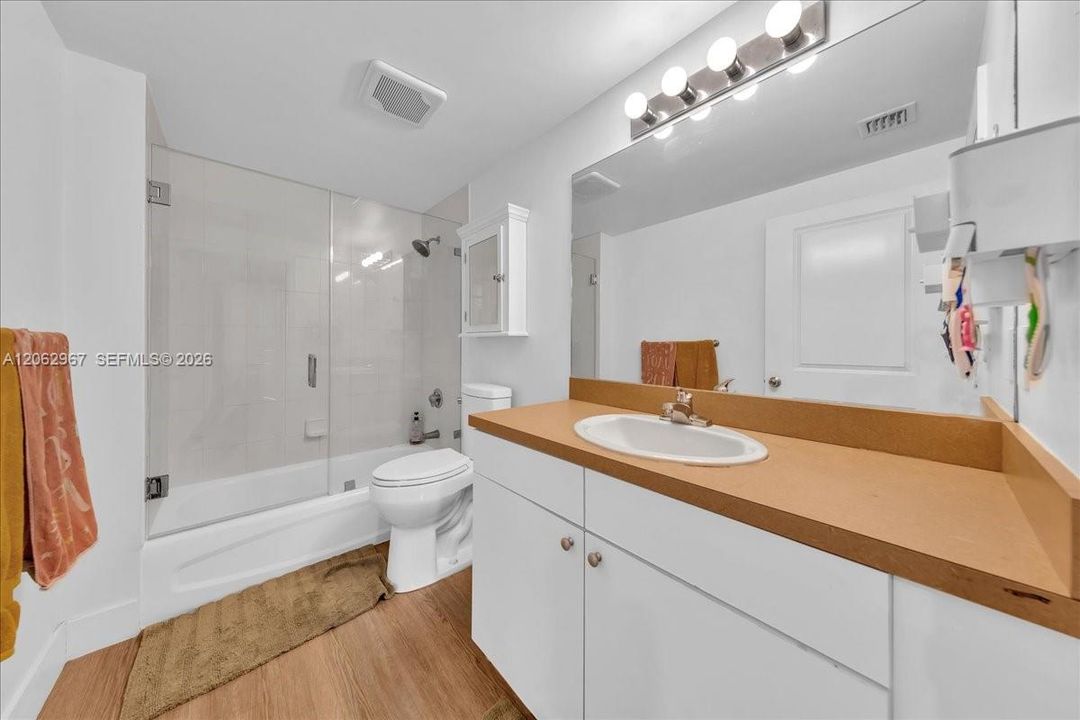 На продажу: $479,000 (2 спален, 2 ванн, 1143 Квадратных фут)