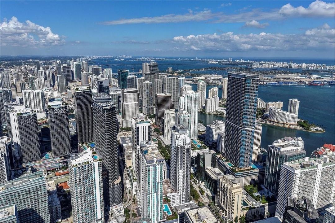 На продажу: $479,000 (2 спален, 2 ванн, 1143 Квадратных фут)