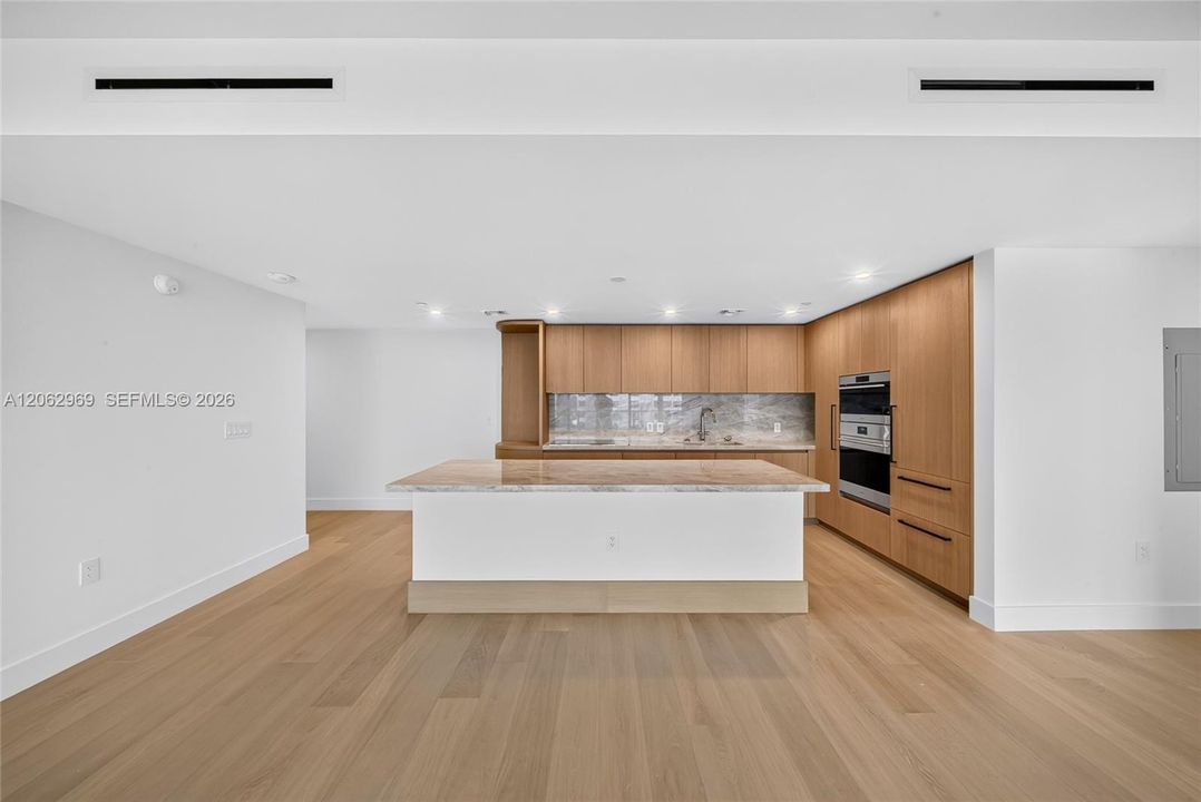 For Sale: $2,685,000 (2 beds, 2 baths, 1849 Square Feet)