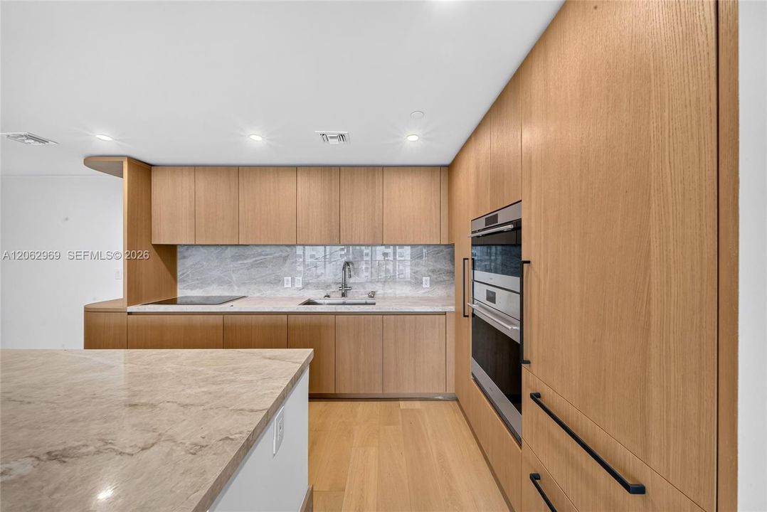 For Sale: $2,685,000 (2 beds, 2 baths, 1849 Square Feet)