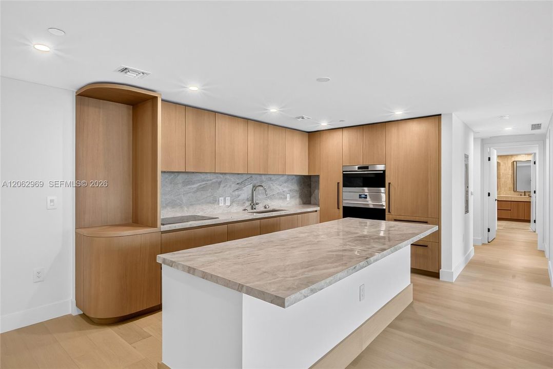 For Sale: $2,685,000 (2 beds, 2 baths, 1849 Square Feet)