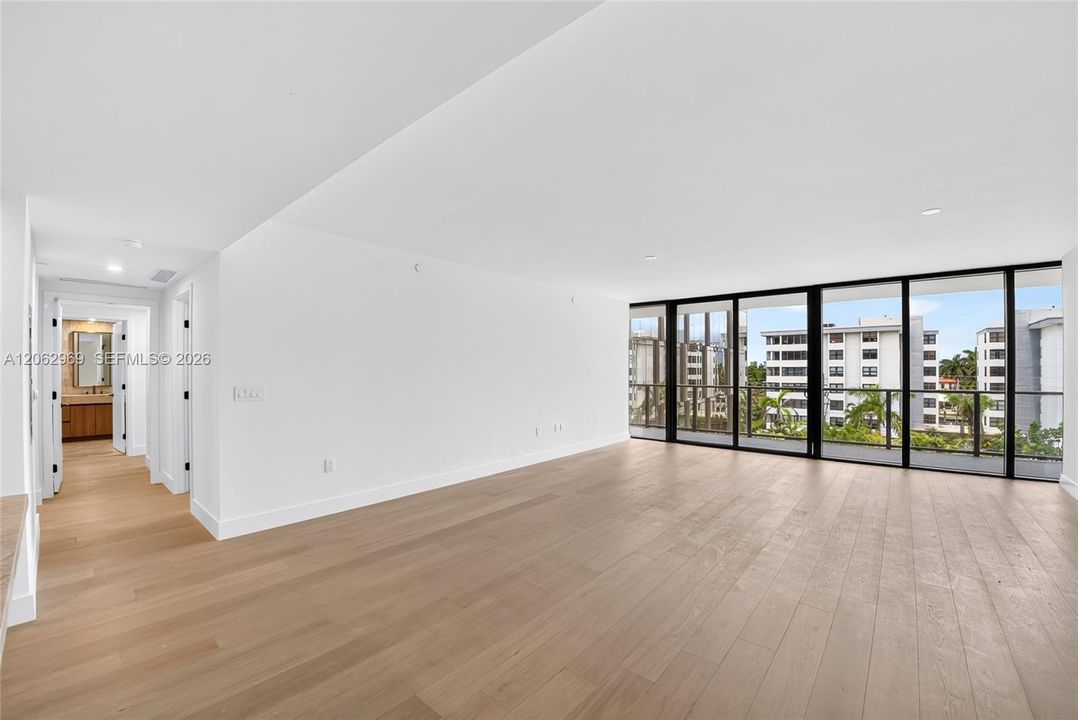 For Sale: $2,685,000 (2 beds, 2 baths, 1849 Square Feet)