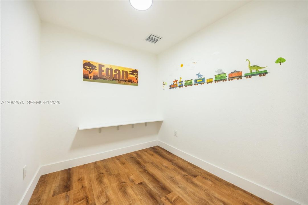 For Rent: $4,000 (3 beds, 2 baths, 1296 Square Feet)