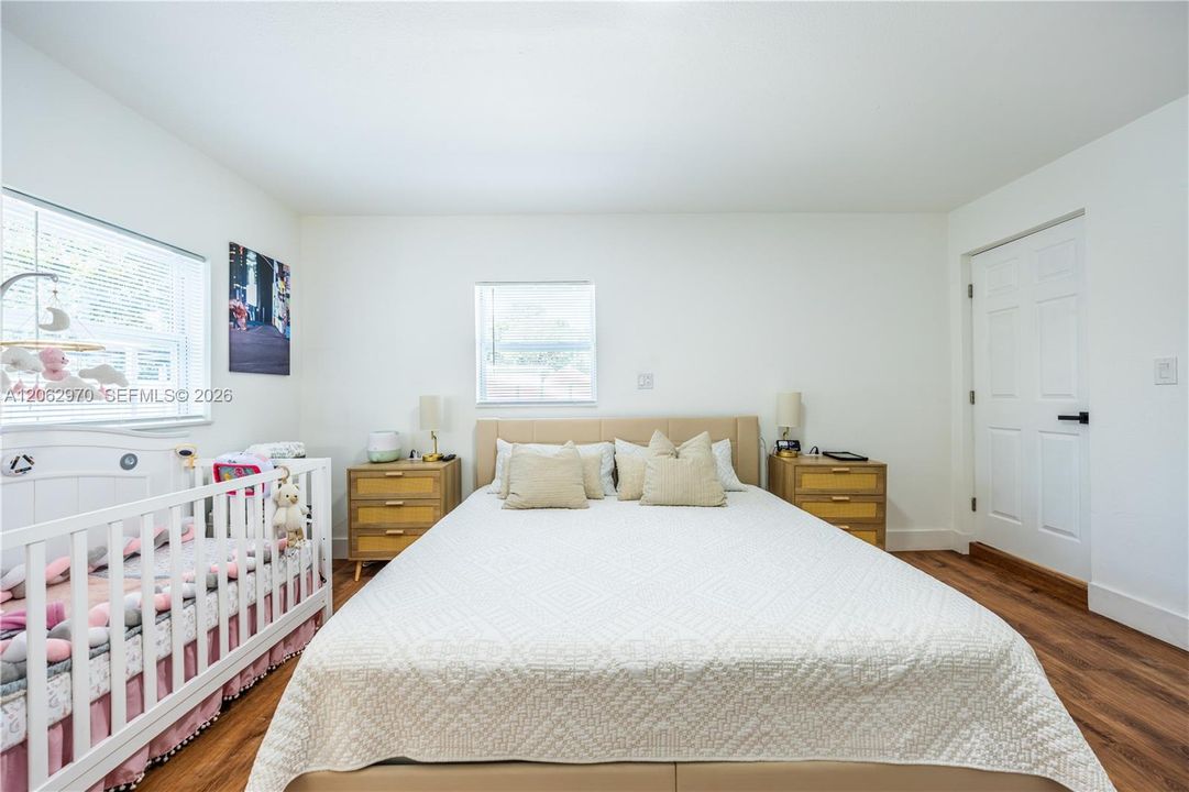 For Rent: $4,000 (3 beds, 2 baths, 1296 Square Feet)