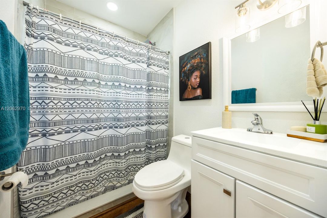For Rent: $4,000 (3 beds, 2 baths, 1296 Square Feet)