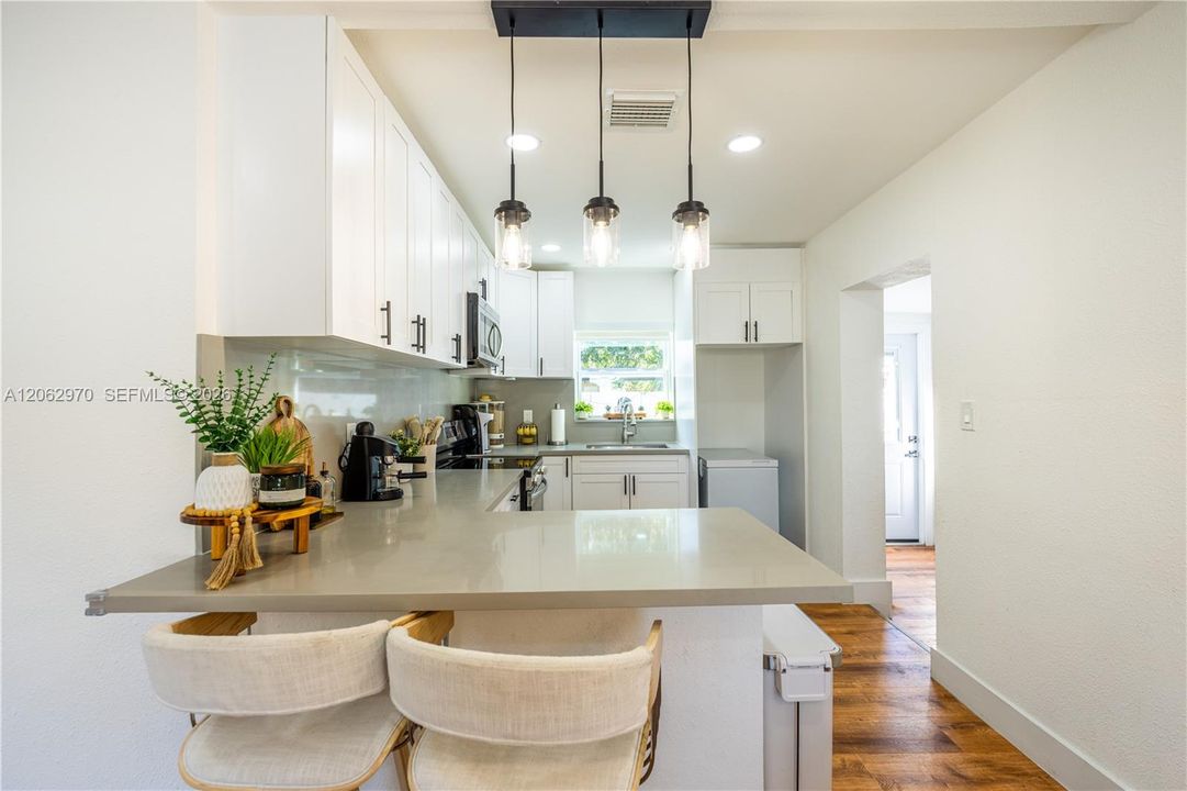 For Rent: $4,000 (3 beds, 2 baths, 1296 Square Feet)