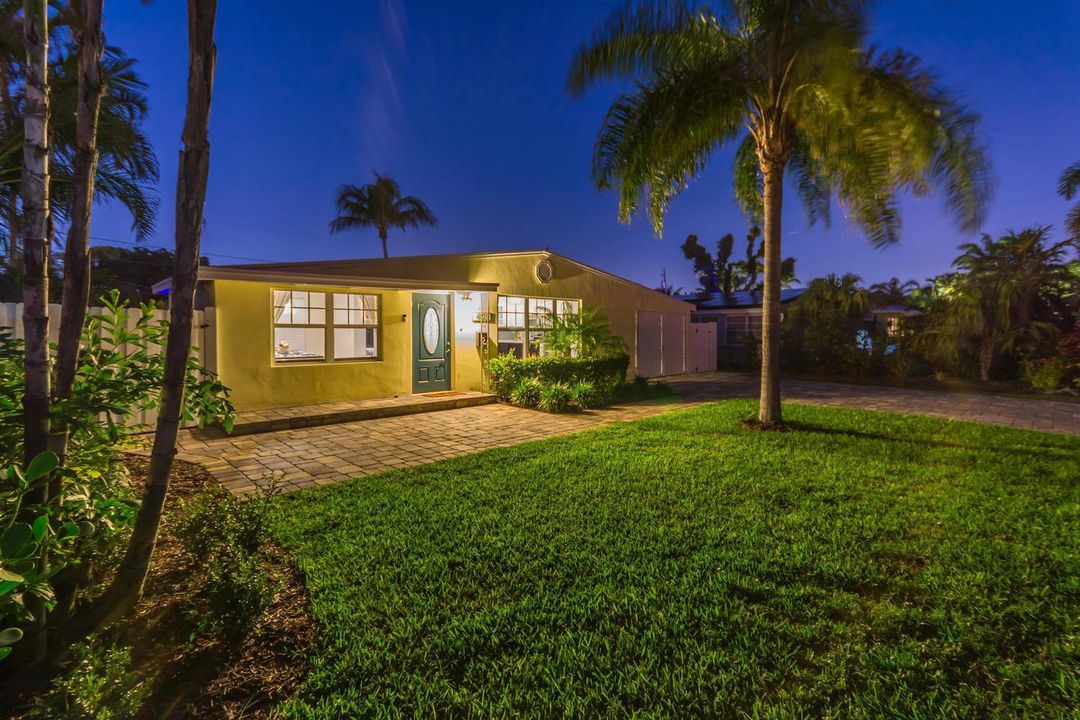 1621 NE 17th Way Fort-large-001-049-1621