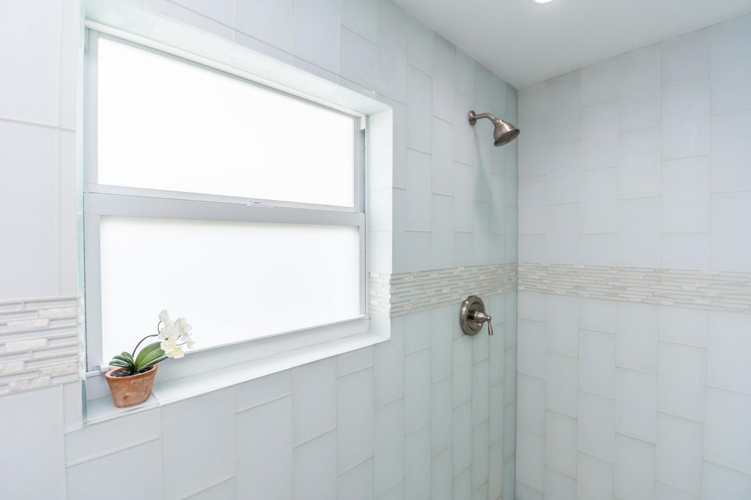 1621 NE 17th Way Fort-large-025-017-DSC