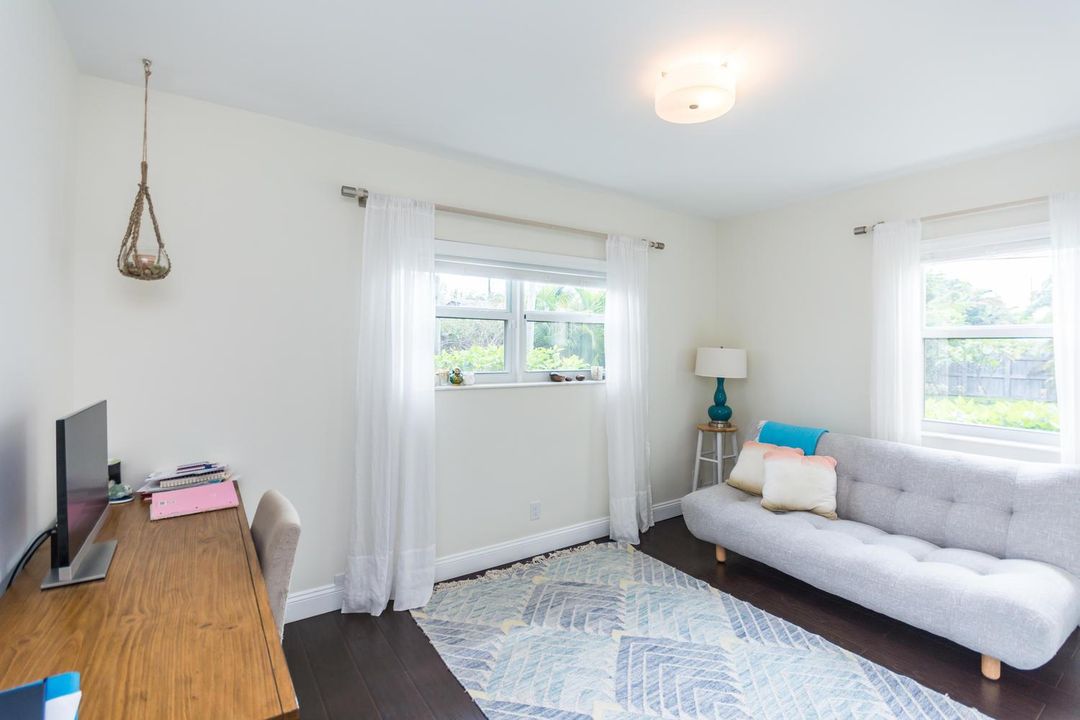 1621 NE 17th Way Fort-large-027-015-DSC