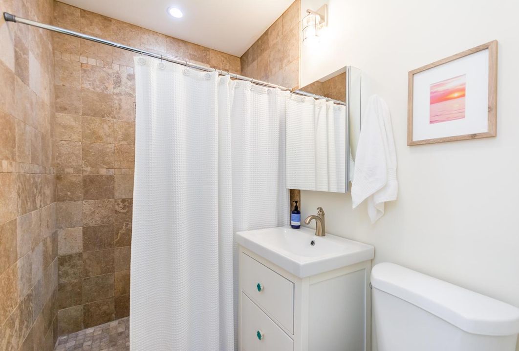 1621 NE 17th Way Fort-large-029-010-DSC