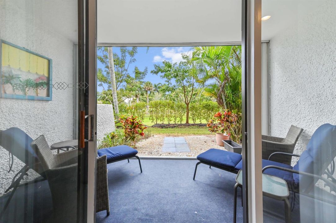 27 Patio 01