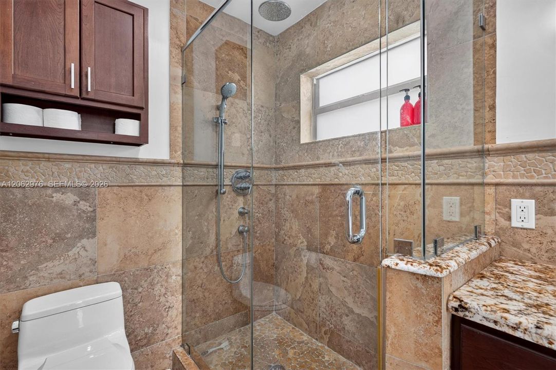 В аренду: $6,000 (4 спален, 2 ванн, 1981 Квадратных фут)