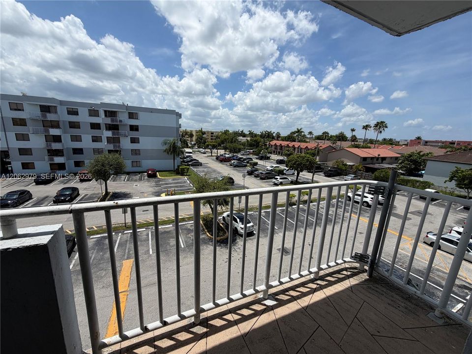 For Rent: $2,490 (2 beds, 2 baths, 1012 Square Feet)