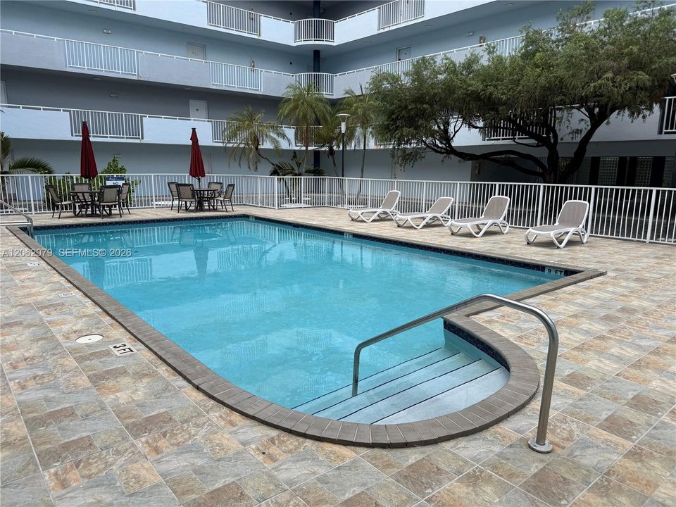 For Rent: $2,490 (2 beds, 2 baths, 1012 Square Feet)