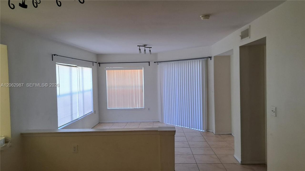En Renta: $1,950 (2 camas, 2 baños, 906 Pies cuadrados)