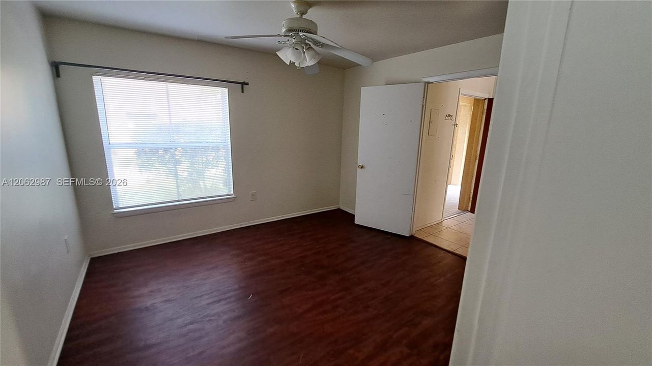 En Renta: $1,950 (2 camas, 2 baños, 906 Pies cuadrados)