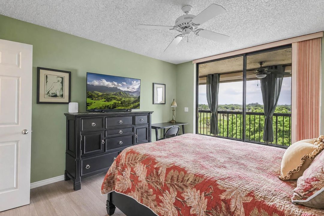 5279 Fountains Dr 703 (25)