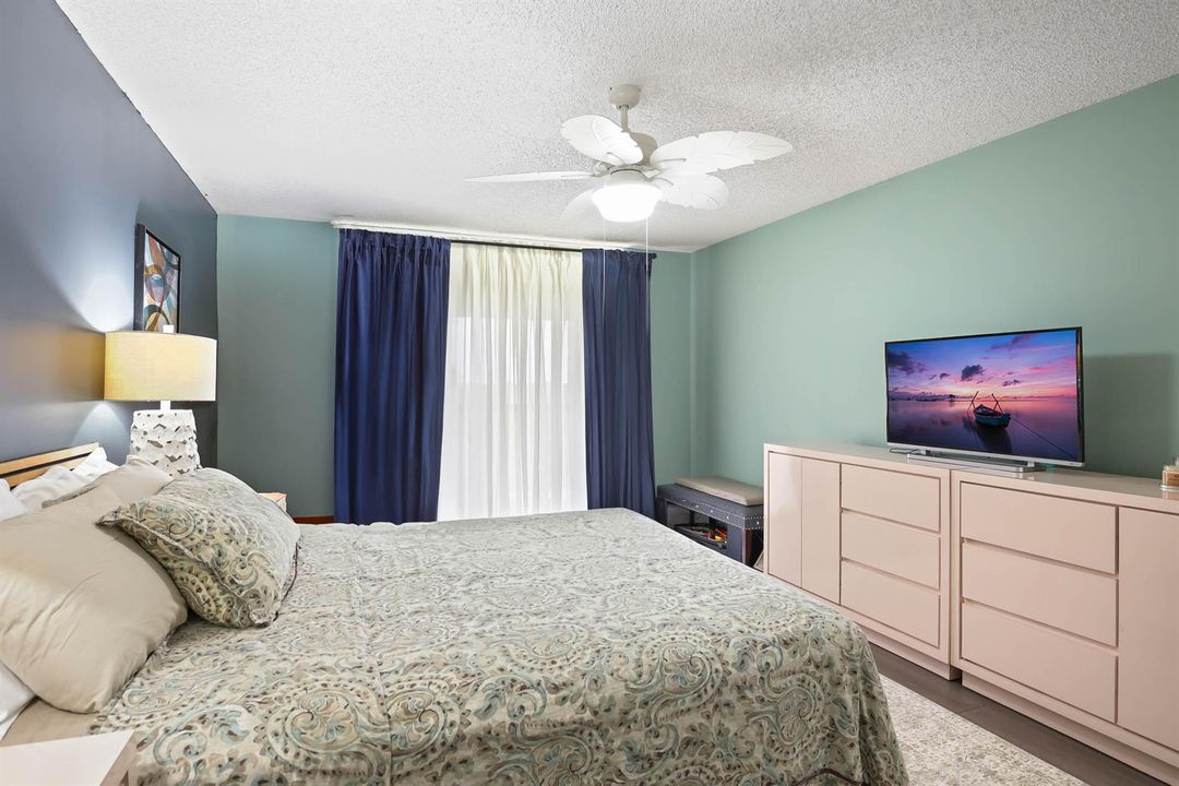 5279 Fountains Dr 703 (19)