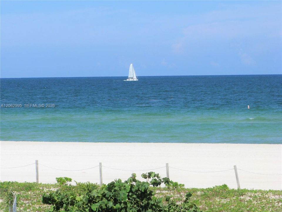 For Rent: $3,450 (1 beds, 1 baths, 825 Square Feet)