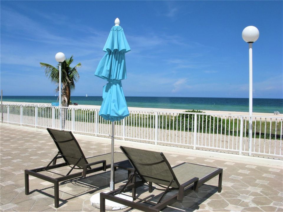 For Rent: $3,450 (1 beds, 1 baths, 825 Square Feet)
