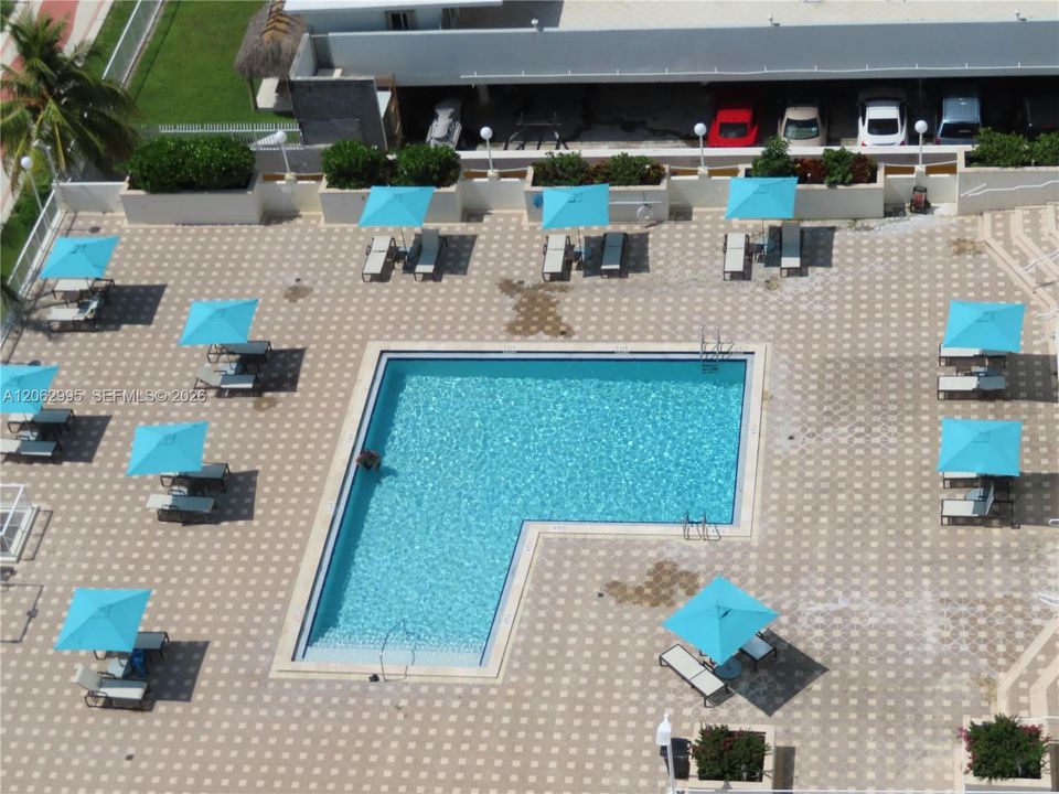 For Rent: $3,450 (1 beds, 1 baths, 825 Square Feet)