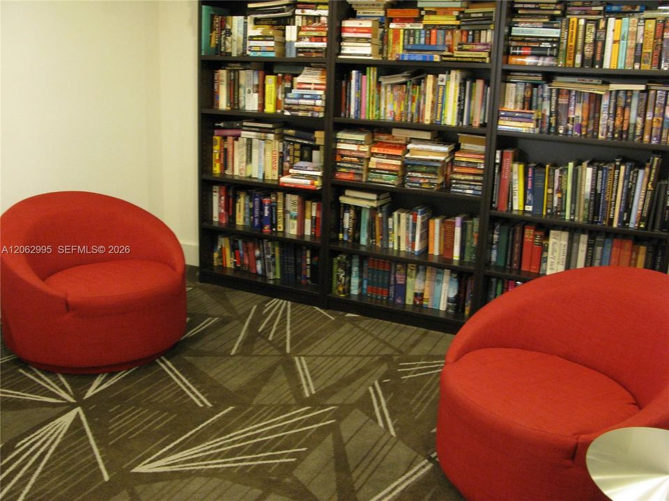For Rent: $3,450 (1 beds, 1 baths, 825 Square Feet)
