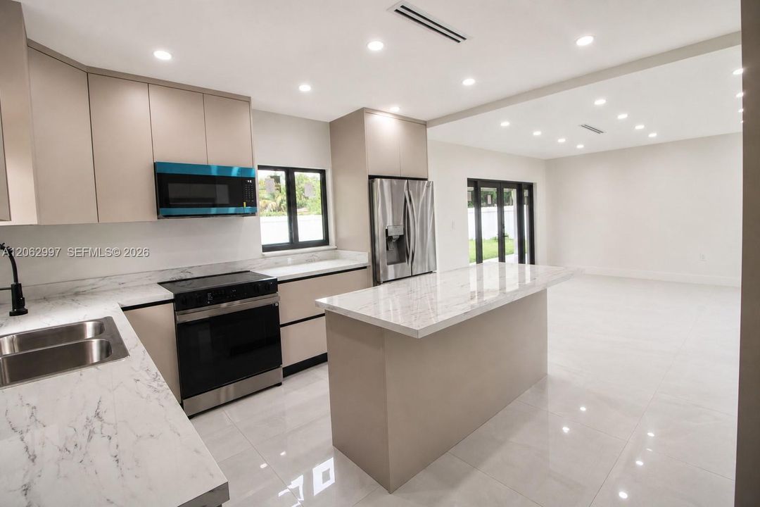 En Venta: $595,000 (3 camas, 2 baños, 1308 Pies cuadrados)