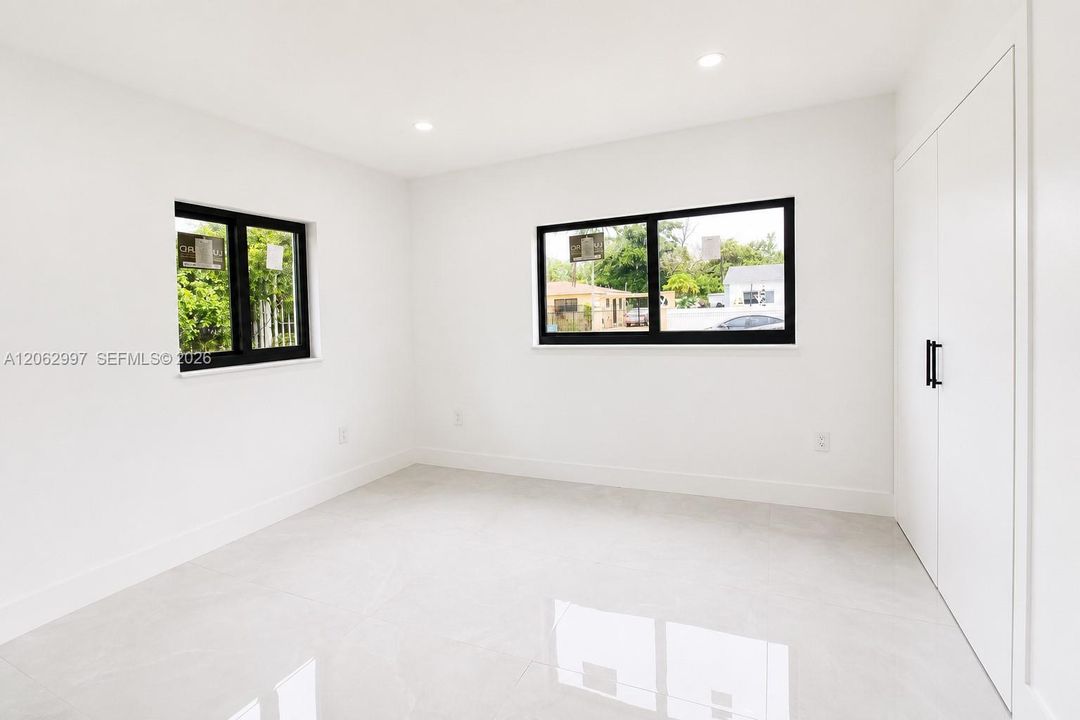 En Venta: $595,000 (3 camas, 2 baños, 1308 Pies cuadrados)