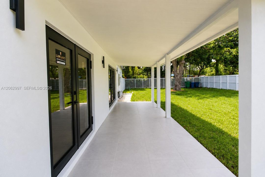 En Venta: $595,000 (3 camas, 2 baños, 1308 Pies cuadrados)