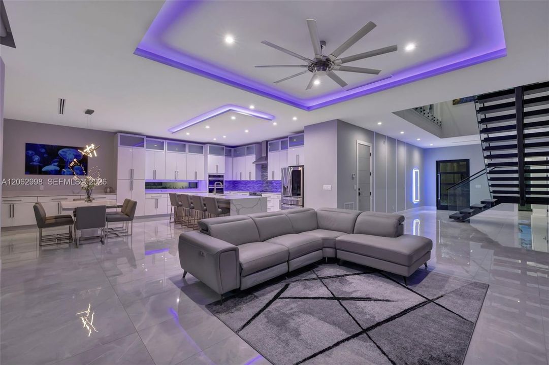 На продажу: $5,990,000 (4 спален, 2 ванн, 3050 Квадратных фут)