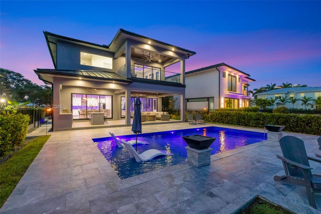 На продажу: $5,990,000 (4 спален, 2 ванн, 3050 Квадратных фут)