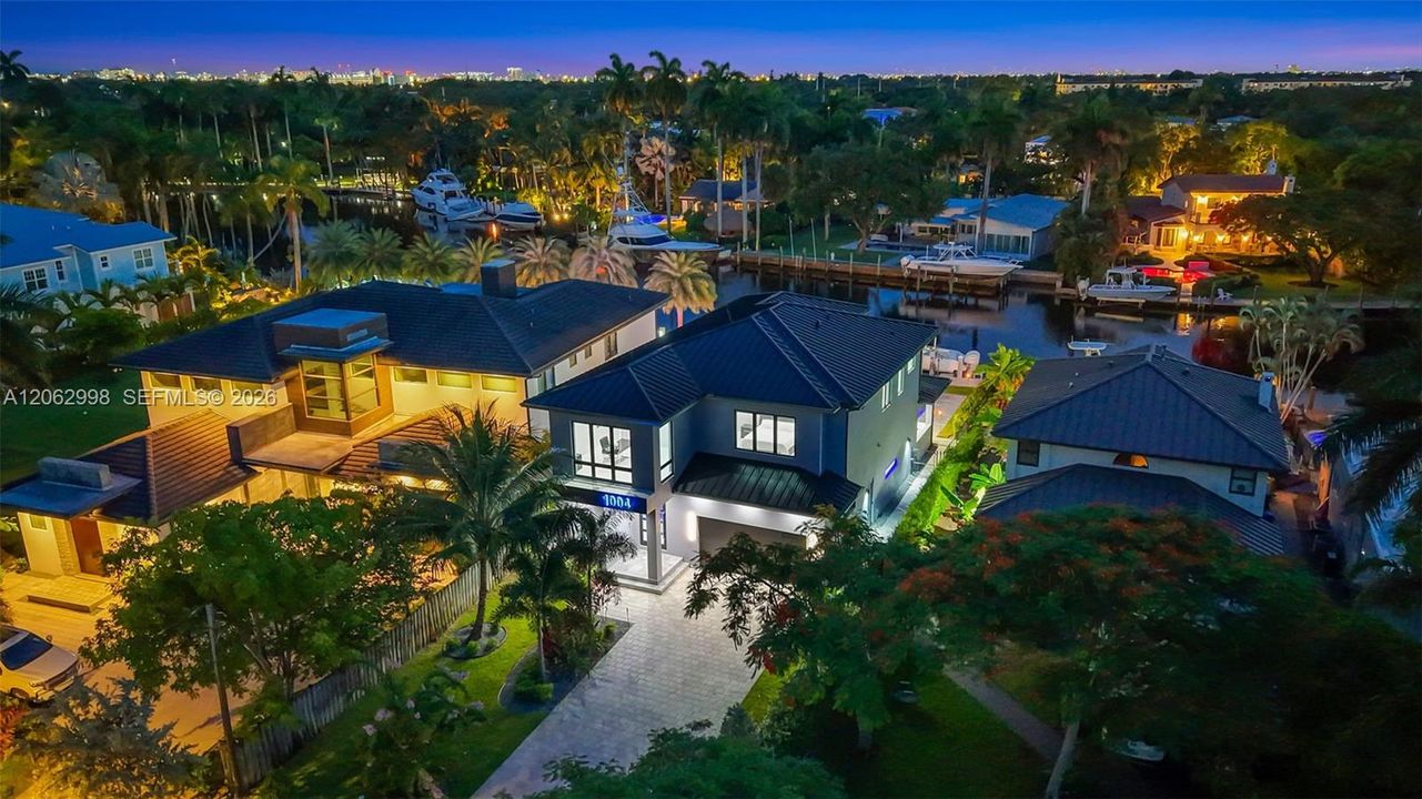 На продажу: $5,990,000 (4 спален, 2 ванн, 3050 Квадратных фут)