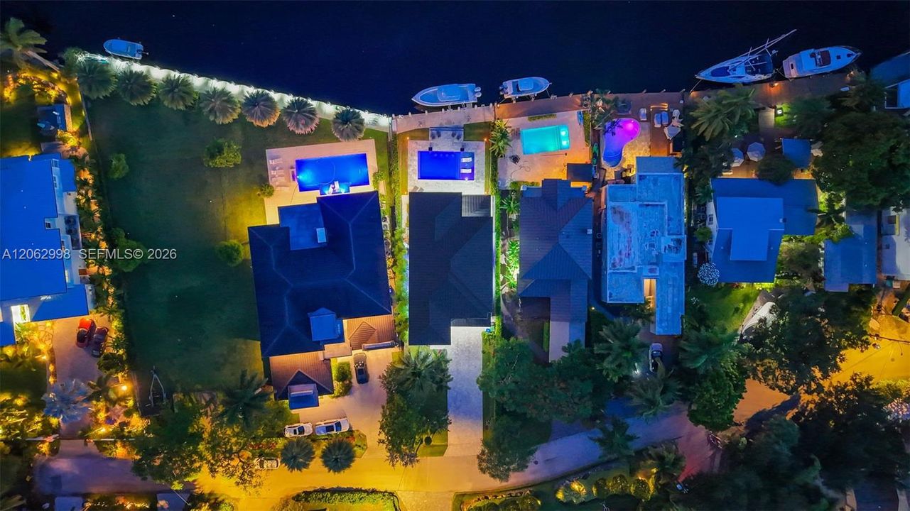 На продажу: $5,990,000 (4 спален, 2 ванн, 3050 Квадратных фут)
