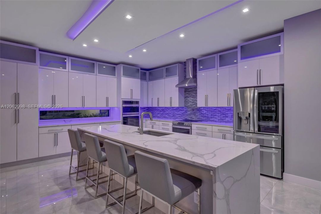 На продажу: $5,990,000 (4 спален, 2 ванн, 3050 Квадратных фут)