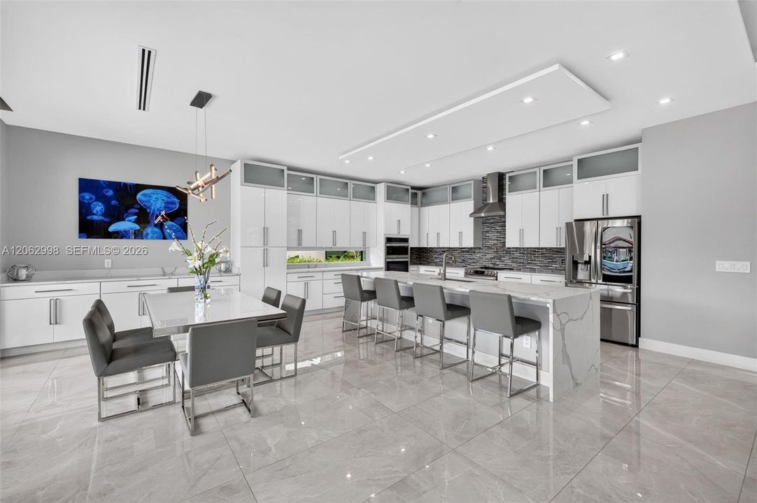 На продажу: $5,990,000 (4 спален, 2 ванн, 3050 Квадратных фут)
