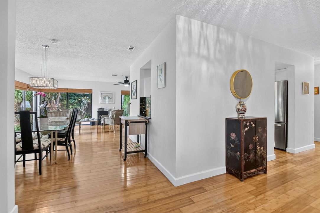 Foyer/Dining Room