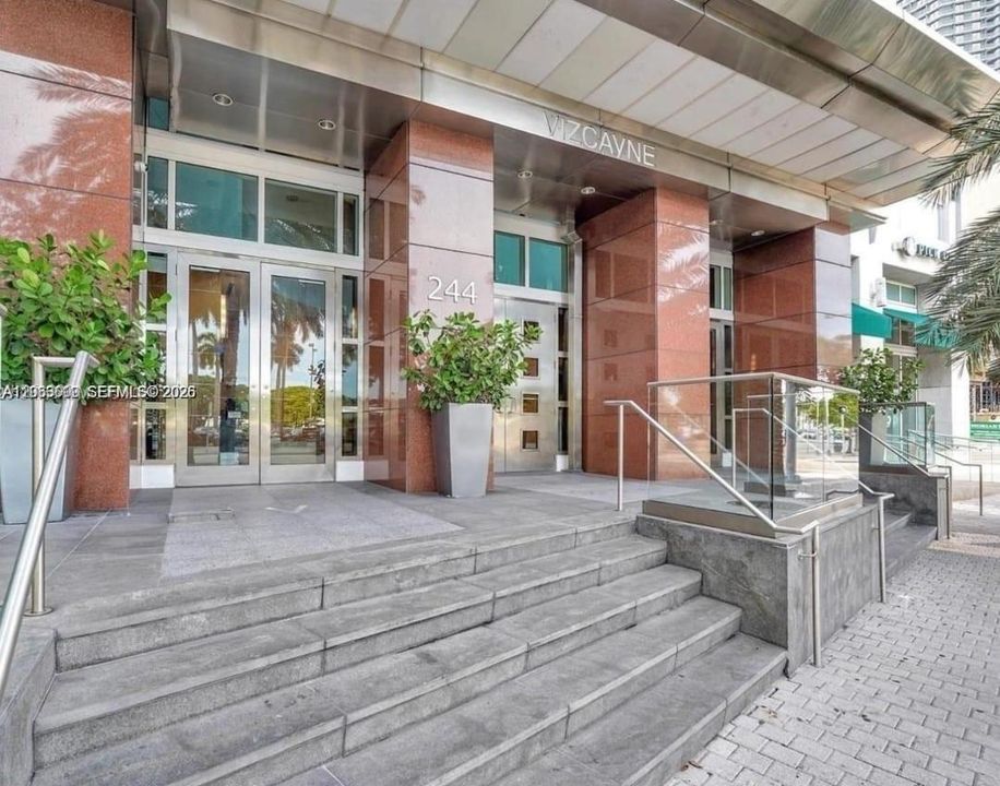 В аренду: $3,000 (1 спален, 1 ванн, 888 Квадратных фут)