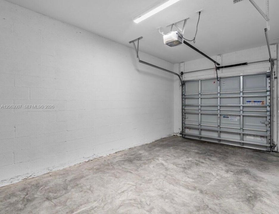 En Renta: $2,350 (3 camas, 2 baños, 1632 Pies cuadrados)