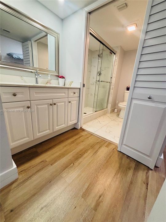 В аренду: $2,200 (2 спален, 2 ванн, 1207 Квадратных фут)