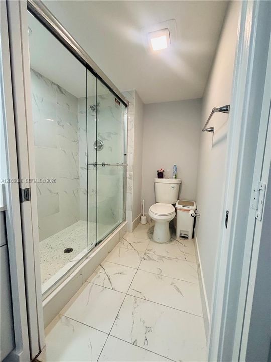 В аренду: $2,200 (2 спален, 2 ванн, 1207 Квадратных фут)