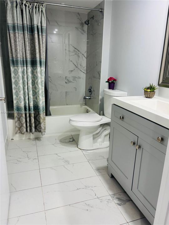 В аренду: $2,200 (2 спален, 2 ванн, 1207 Квадратных фут)