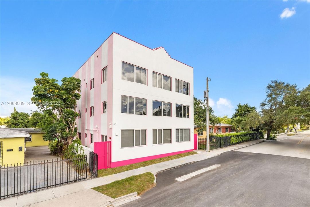 В аренду: $2,350 (1 спален, 1 ванн, 475 Квадратных фут)