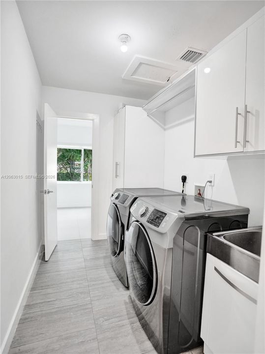 For Rent: $16,500 (6 beds, 5 baths, 3462 Square Feet)