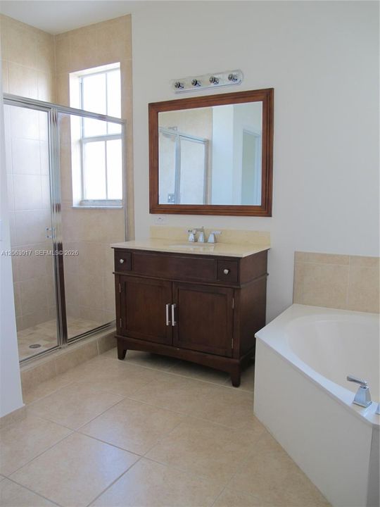 В аренду: $4,000 (3 спален, 3 ванн, 2008 Квадратных фут)