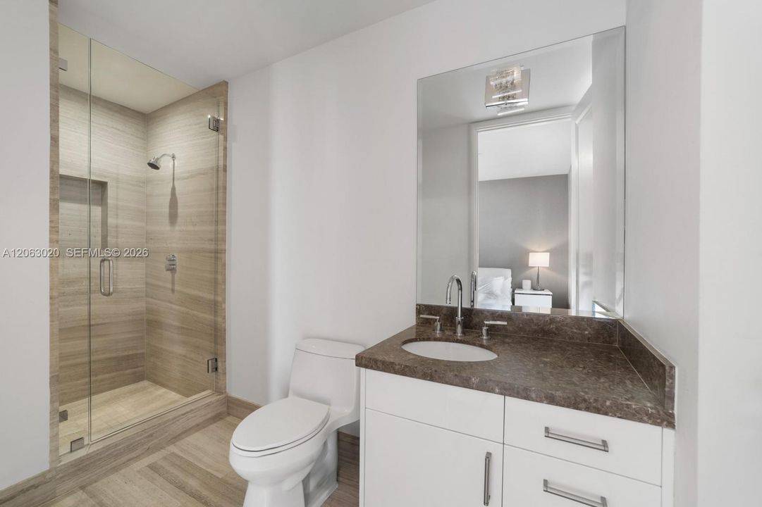 В аренду: $42,000 (3 спален, 6 ванн, 4609 Квадратных фут)