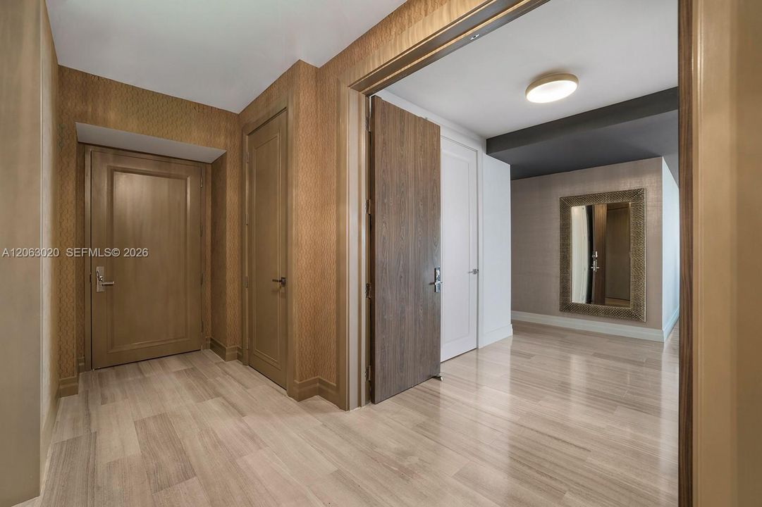 В аренду: $42,000 (3 спален, 6 ванн, 4609 Квадратных фут)