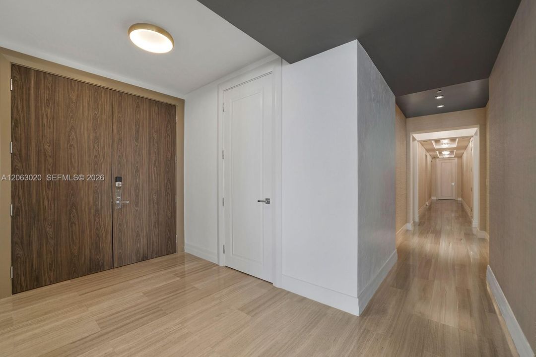 В аренду: $42,000 (3 спален, 6 ванн, 4609 Квадратных фут)