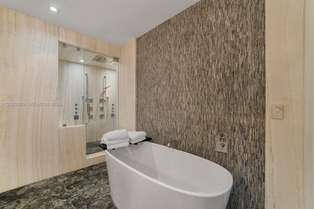 В аренду: $42,000 (3 спален, 6 ванн, 4609 Квадратных фут)