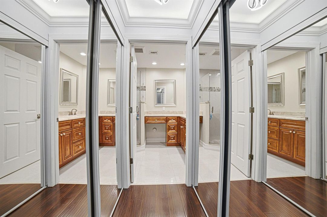 Bedroom1-Hallway