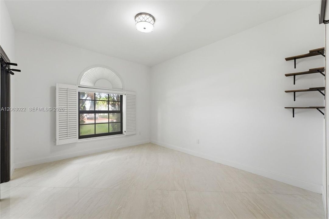 For Sale: $2,150,000 (4 beds, 4 baths, 4567 Square Feet)